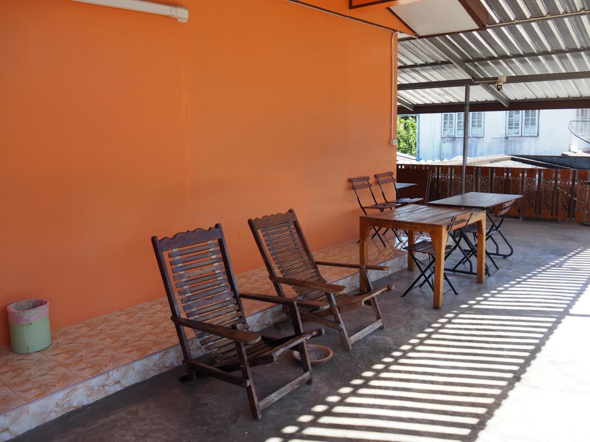 Punnpannsuk Hostel Trat Luaran gambar