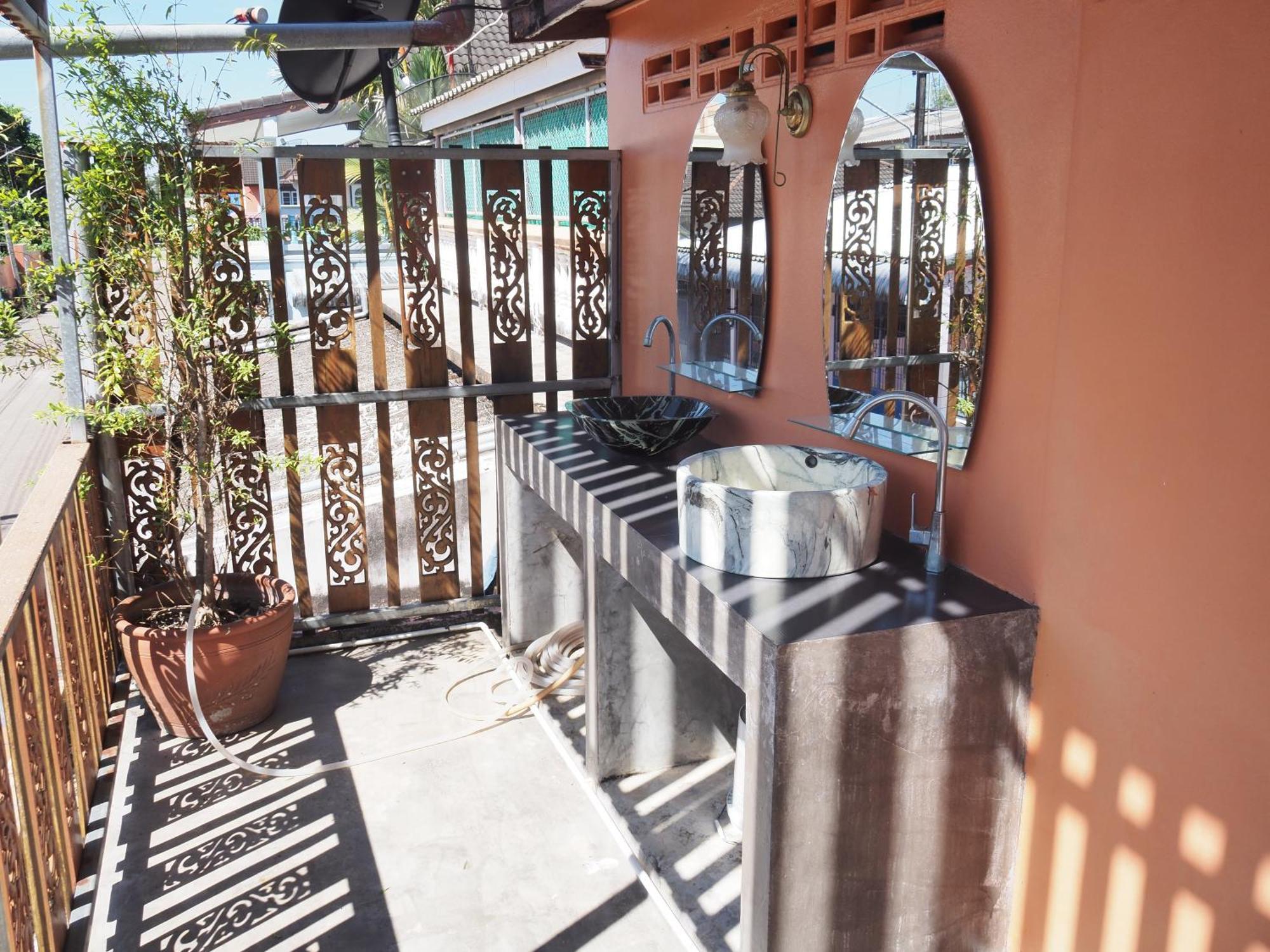 Punnpannsuk Hostel Trat Luaran gambar