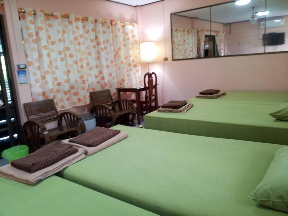 Punnpannsuk Hostel Trat Luaran gambar